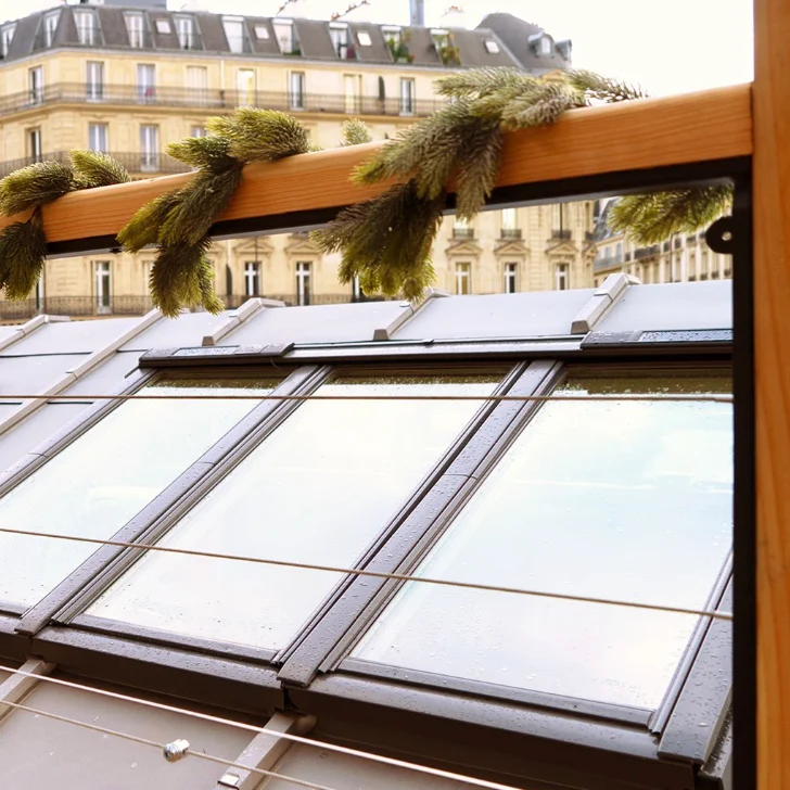 Avant et après réparation d'un volet roulant Velux