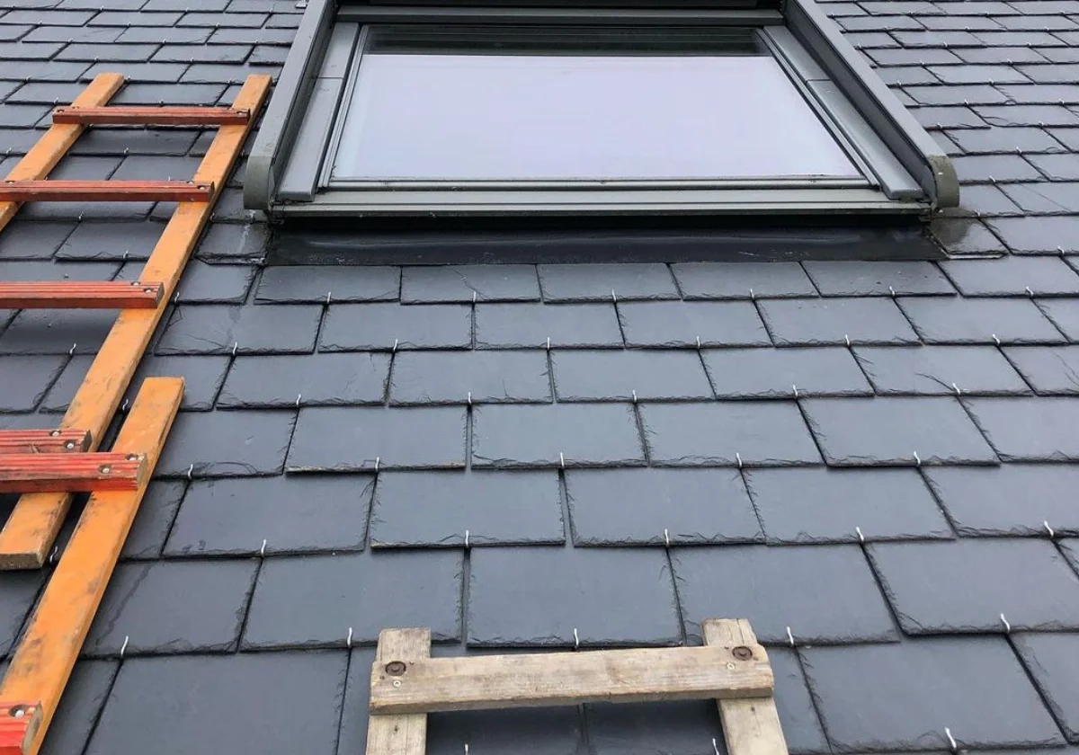 Réparation d'un volet roulant solaire Velux